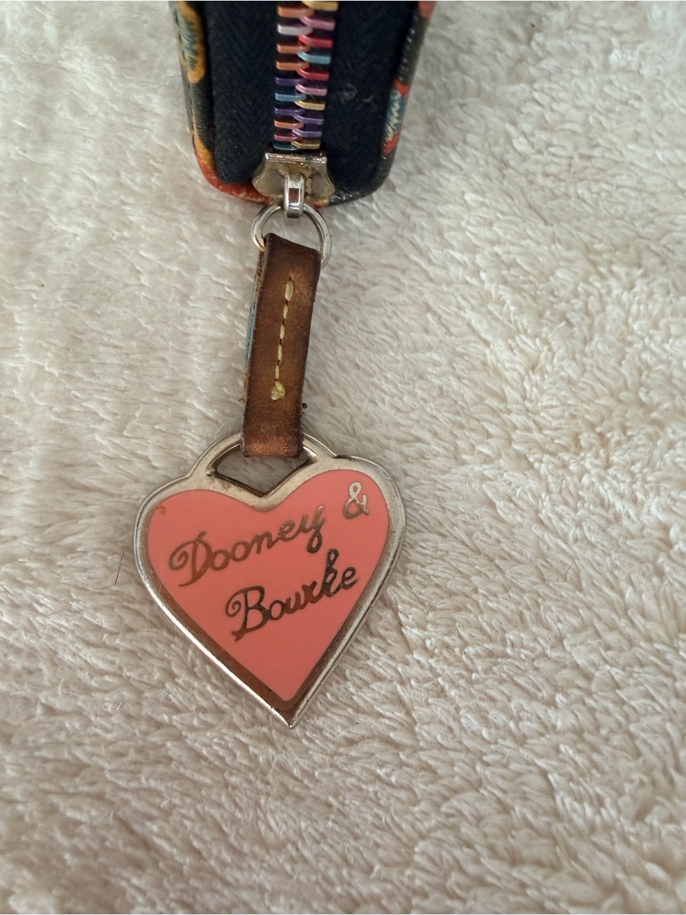 Dooney & Bourke Heart Print Zip Around Wallet Coin Purse - Picture 6 of 10